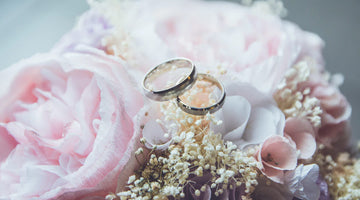 How To Choose a Wedding Ring Without Leaving the House